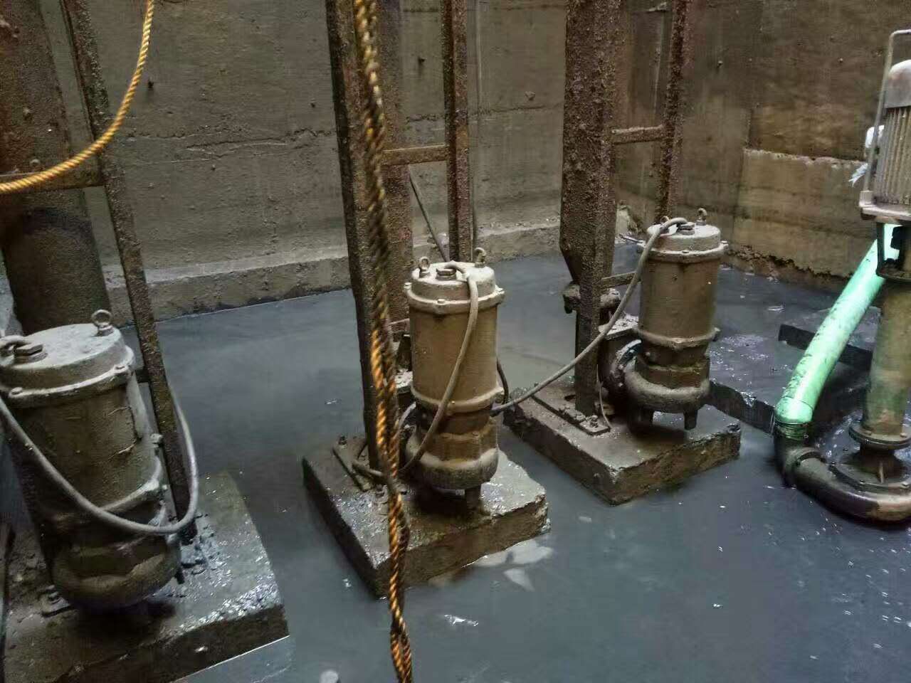 龙湾污水池清理