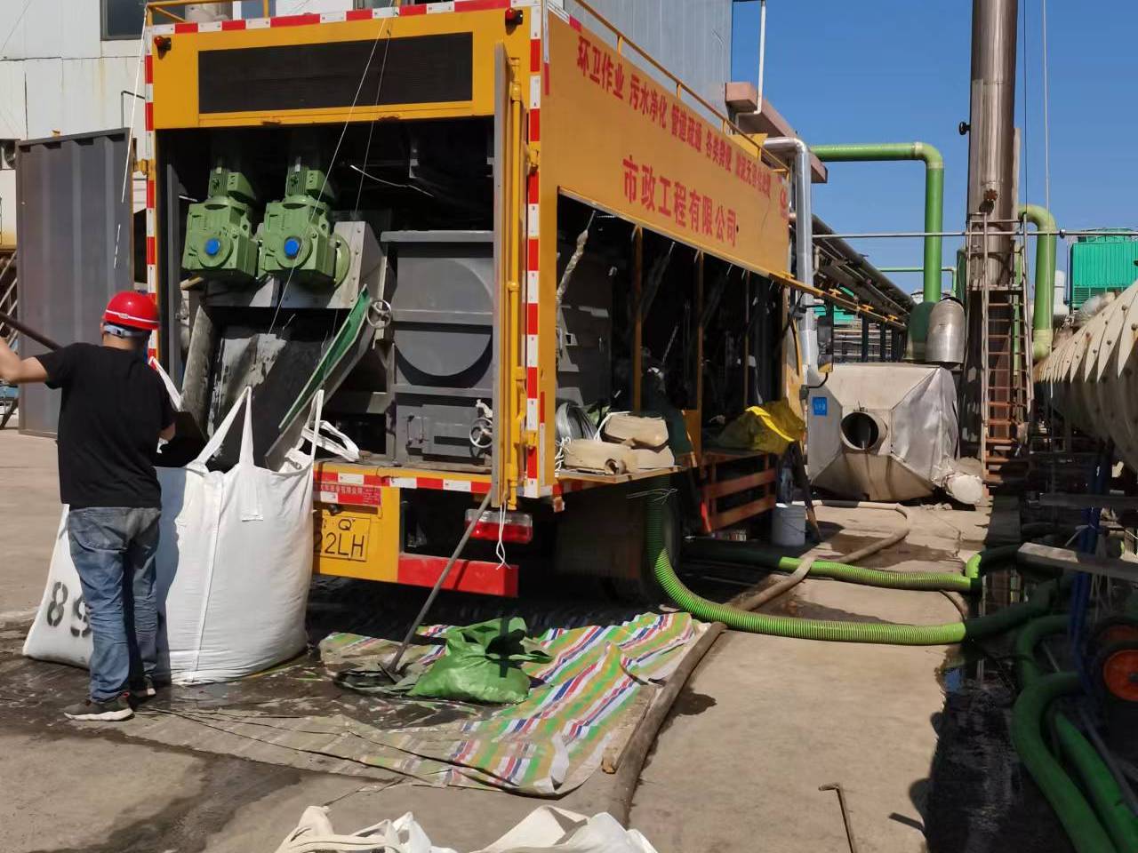 龙湾淤泥压干处理